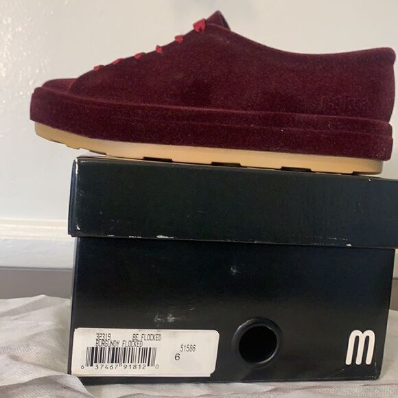 Melissa  be blocked  super soft cushioned foodbed sneaker size 6 and 7 - Picture 7 of 9